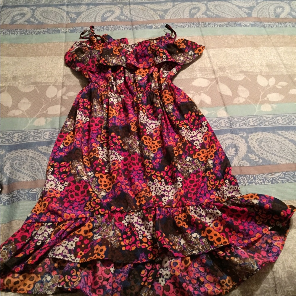 Berry chic dress!! Great for a night out/ day